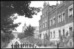 Flöha. König Albert Straße mit neuer Schule
