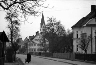 Bobingen: Bahnhofstraße und katholische Kirche [St. Felizitas]