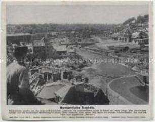 Bildtafel mit einem Pressefoto aus dem Zweiten Weltkrieg als Beilage der "Niedersächsischen Tageszeitung" (Serie 1627a, Bild 2)
