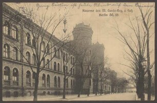 Ansichtskarte Portal der Kaserne des 3. Garde-Regiments zu Fuß, Wrangelstraße 97–99 [2/3]