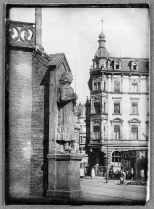 Der Roland in Halle : Halle (Saale), Roter Turm, Rolandsfigur