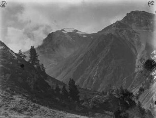 Berggipfel : Blick zu den Gipfeln des Piz Umbrail (3033m) und Piz Lad (2808m).