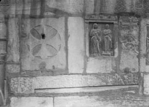 Spolie: Relief mit zwei Frauen