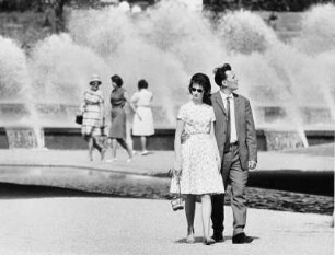 Auf der IGA 1963 : Hamburg. Internationale Gartenbauausstellung ("IGA") 1963 auf dem Gelände von Planten un Blomen.