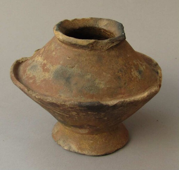 Clay vessel