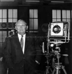 Wirtschaftsminister Ludwig Erhard eröffnet die 7. Photokina in Köln