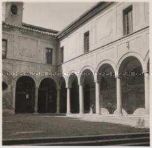 Rom, Kirche Sant Onofrio al Gianicolo, Vorhalle