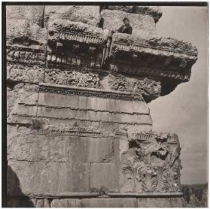 Bacchustempel, Baalbek: Gebälk