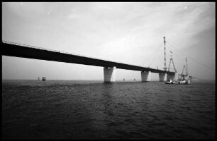 Fehmarnsund: südliche Brückenrampe, gesamte Brücke