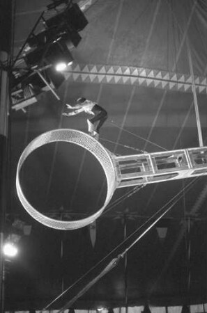 Gastspiel des Zirkus "Sarrasani" auf dem Messplatz Karlsruhe