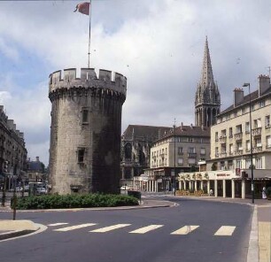 Frankreich. Caen. Leroy-Turm (14. Jh.), Teil der ehem. Stadtmauer