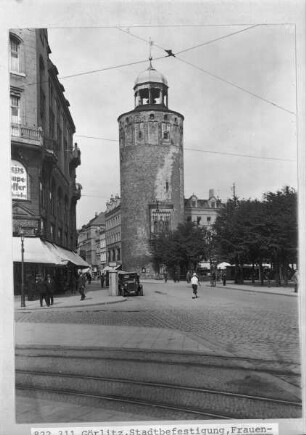 Dicker Turm