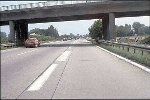 Ausfahrt Ost von Hauptfahrbahn Ost (Basel Richtung Karlsruhe): Brücke von Süden