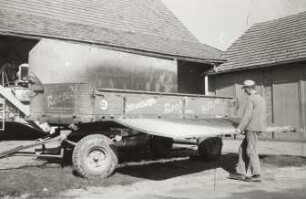Fotografie: Transportgerät, Zweiachsanhänger