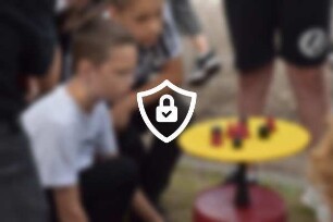 Bad Oldesloe: Kindervogelschießen: Exer: Wettspiele: Jungen bei Balancespiel: 13. [Name maskiert]