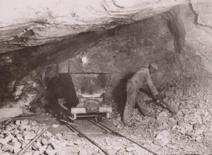 Hermsdorf/E., Kalkwerk, Wegfüllen