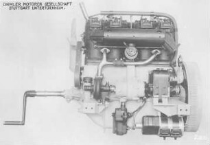 16/45 PS-Motor, Auspuffseite (Daimler) : Technikgeschichte | Maschinenbau | Verkehrswesen | Autowesen