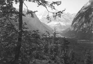 Gebirgstal : Blick in das Eng-Tal auf dem Weg zum Berg Plumsjoch