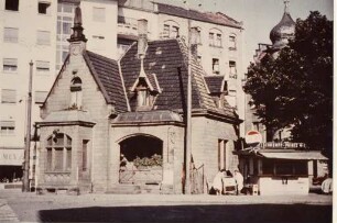 Altstadt, Dörfle. Gebäude Rüppurrer Tor