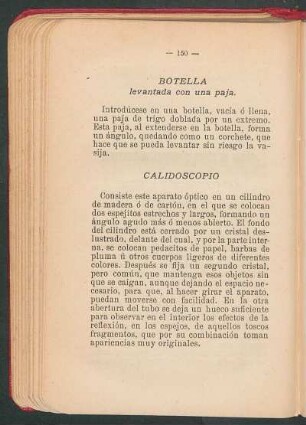 Botella levantada con una paja.