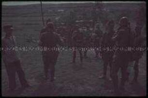 Rumänische Soldaten während einer Marschpause