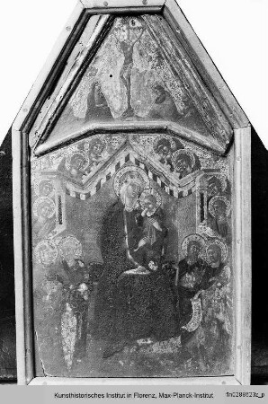 Madonna mit Kind und den Heiligen Georg, Petrus, Johannes der Täufer und Engeln, darüber Kreuzigung Christi mit Maria und Johannes
