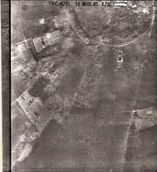Amerikanische Luftbildaufnahmen von Kriegszerstörungen. Ausrichtung nach Süden. Hardtwald