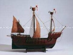 Modell eines dreimastigen Kraveelschiffs aus Lübeck