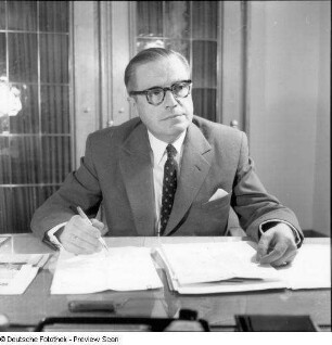 Flehinghaus, Otto (1904-1987; Jurist, Politiker)