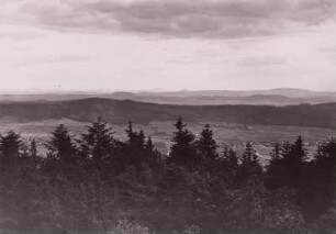 Lausitzer Bergland. Bieleboh-Zug. Blick vom Czorneboh über das Cunewalder Tal