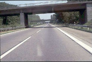 Hauptfahrbahn Ost (Basel Richtung Karlsruhe): Brücke Süd (Verteilerkreis) von Süden