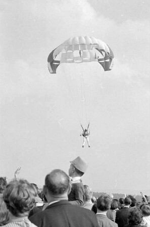 Großflugtag des Flugsportvereins Karlsruhe auf dem Flugplatz Forchheim.