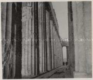 Wehrmachtssoldaten, Athen, Akropolis, Dorische Säulen des Parthenon-Tempels