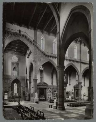 Innenansicht der Franziskanerkirche Santa Croce, Florenz, Toskana