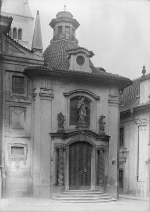 Basilika Sankt Georg — Kapelle des Heiligen Johannes von Nepomuk