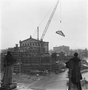 Dresden. Semperoper (Wiederaufbau 1977-1985). Außenansicht