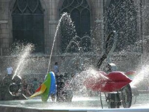 Brunnen von Niki de Saint Phalle am Centre Pompidou
