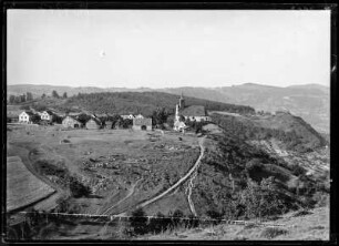 Salesel (Dolní Zálezly/Tschechische Republik). Blick nach dem Dubitzer Kirchlein und Salesel