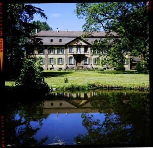 Freiburg, Ebnet: Schloss, Vordergrund Teich