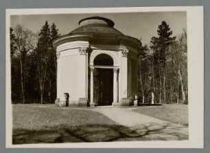 Rheinsberg. Brandenburg. Schloss Rheinsberg. Salon im Orangerierondell im Lustgarten Rheinsberg
