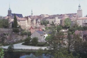 DDR. Bautzen. Blick von der Friedensbrücke auf die Altstadt