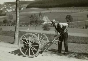 Rittersgrün, Straßenarbeiter : Typisch erzgebirgischer Straßenarbeiter, Rittersgrün/Erzgebirge