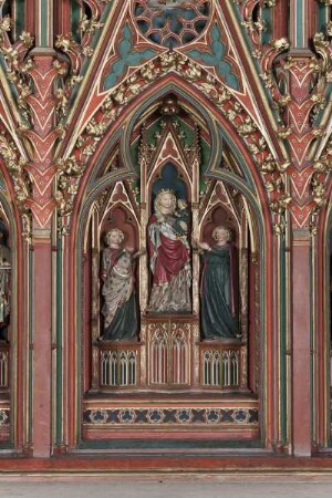 Mittelnische mit Madonnenfigur