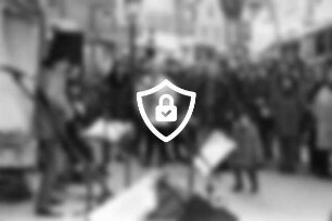 Verkaufsoffener Sonntag: Hindenburgstraße, bei Markt: Musikgruppe "Wells