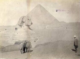 Ägypten: Touristen vor der Sphinx von Gizeh