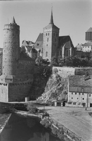 Bautzen. Blick auf die Alte Wasserkunst und die Michaeliskirche