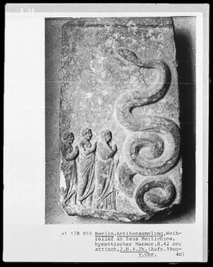 Weihrelief für Zeus Meilichios