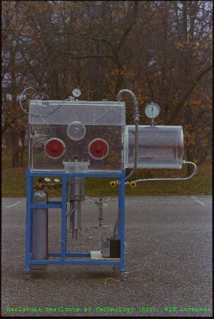 Glovebox des Instituts für Materialforschung III (IMF III)