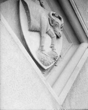 Relief mit Stadtwappen