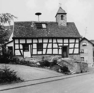Evangelische Kapelle; Idstein, Malbachweg 1, Zugmantelstraße 40